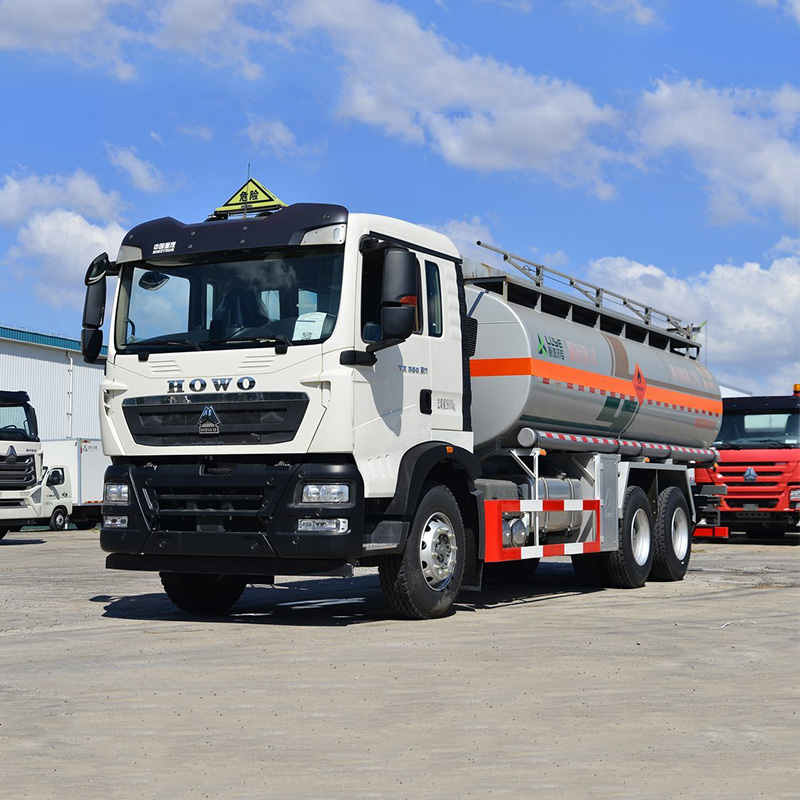 Howo Oil Gasoline Diesel Kerosene Transportation Tank Trucks