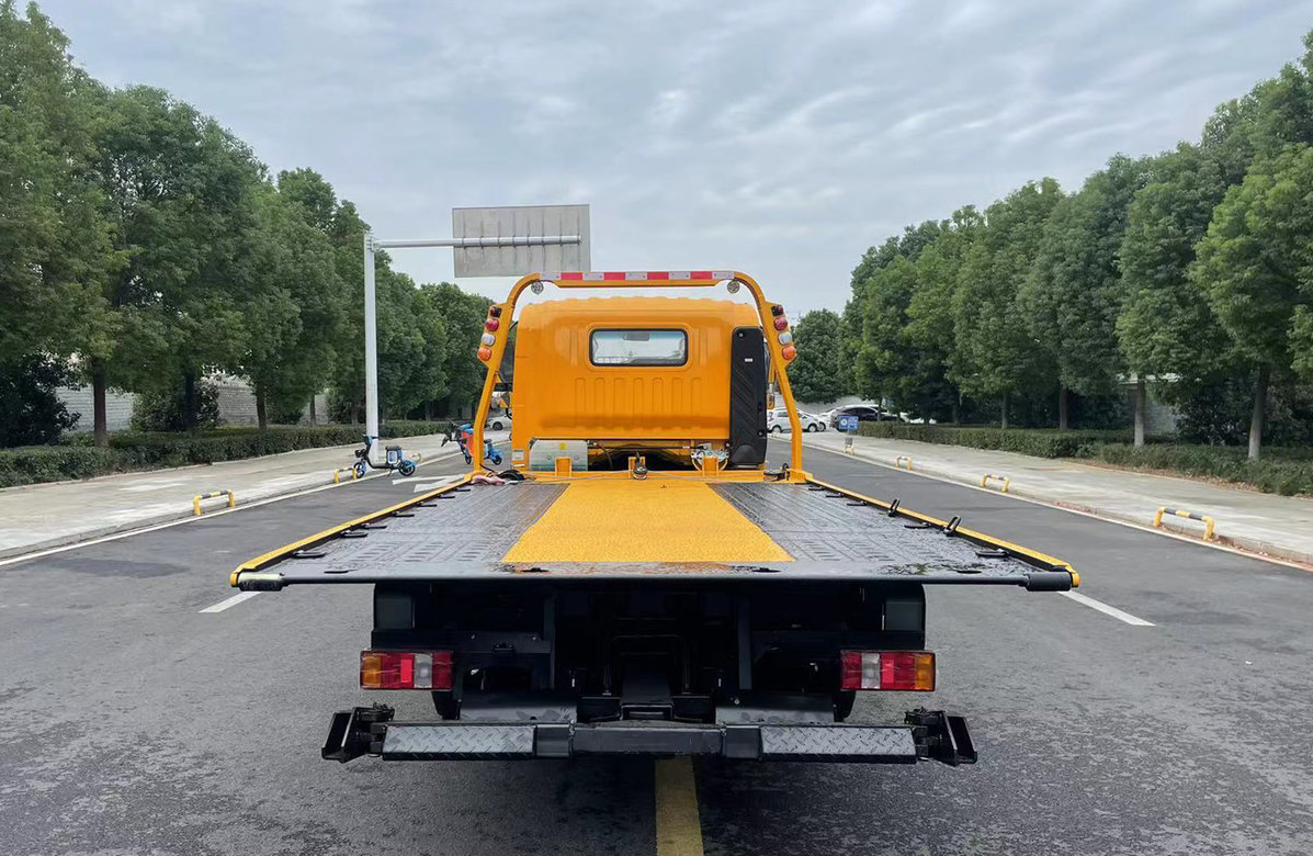 HOWO Flatbed Transport Vehicle Wrecker