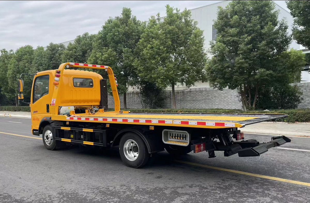 HOWO Flatbed Transport Vehicle Wrecker