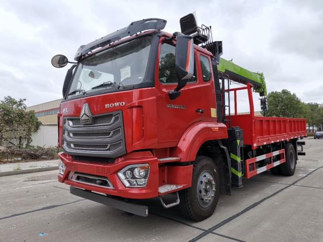 HOWO Truck Mounted Crane