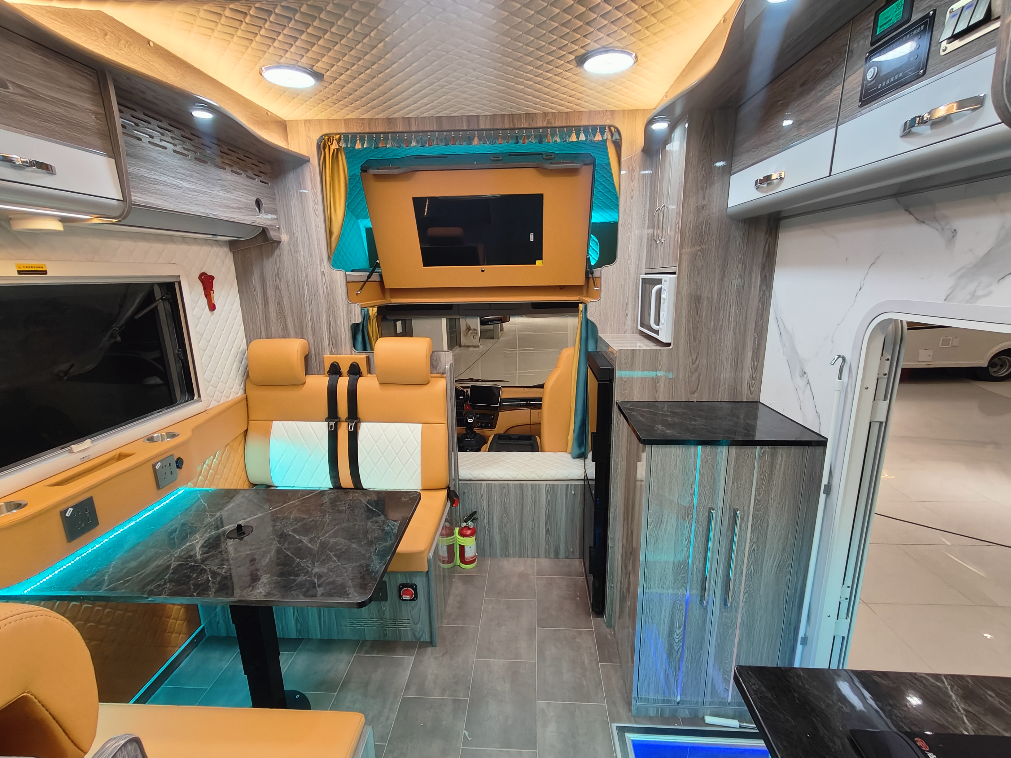 Sinotruk HOWO 2.5T Automatic Diesel Motorhome