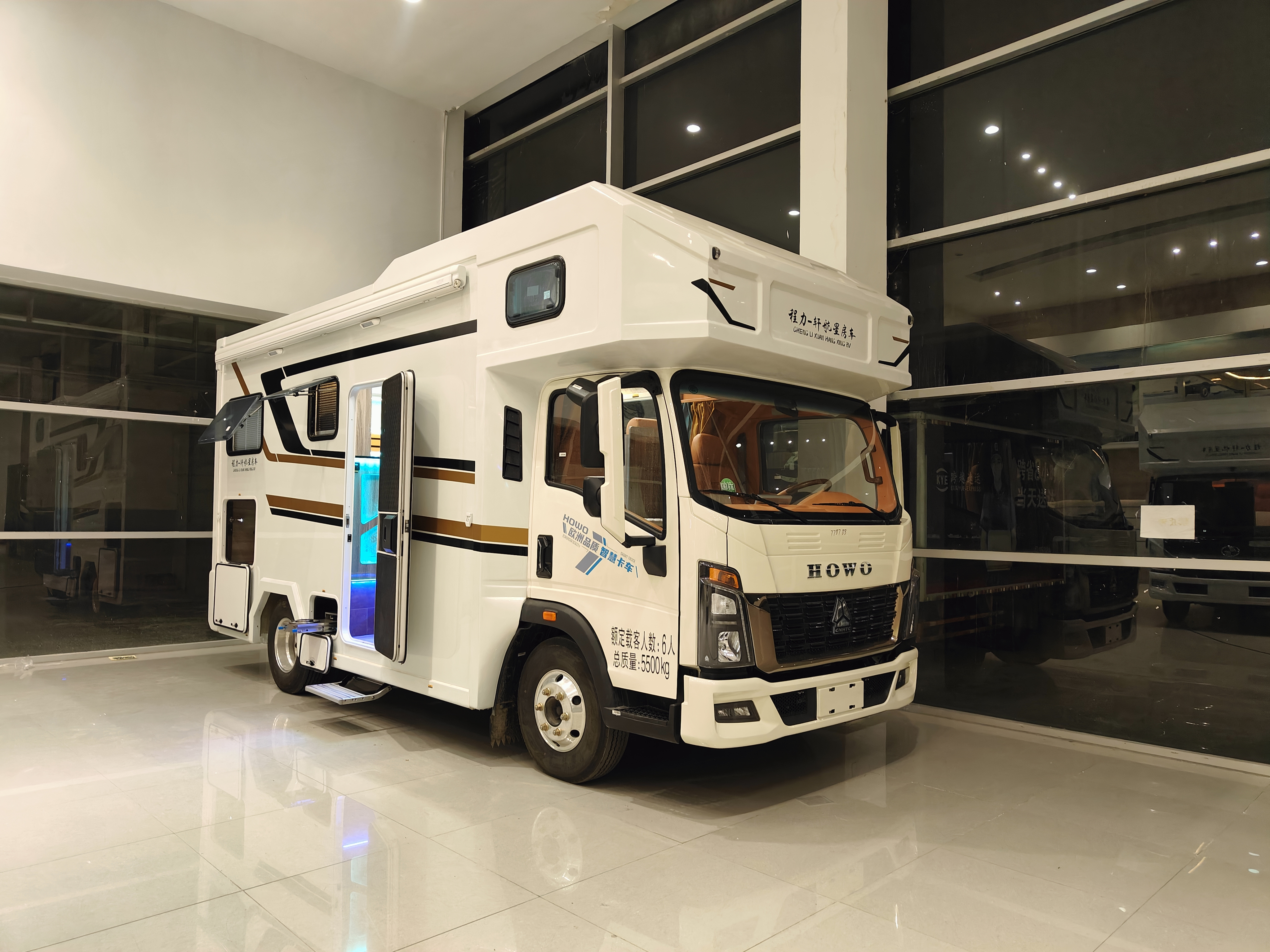Sinotruk HOWO 2.5T Automatic Diesel Motorhome